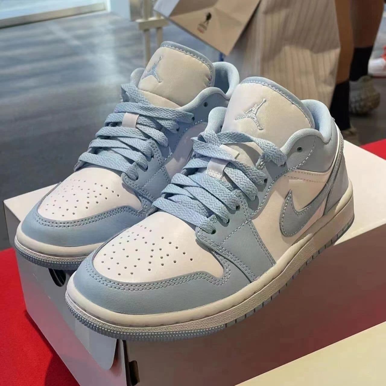 Chaussures de skateboard de sport décontractées à coupe basse bleu pur pour couple Instagram avec le même style original et tendance
