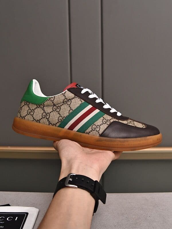 Chaussures de surf Gucci Joint pour hommes, idéales pour les sports et loisirs de plein air