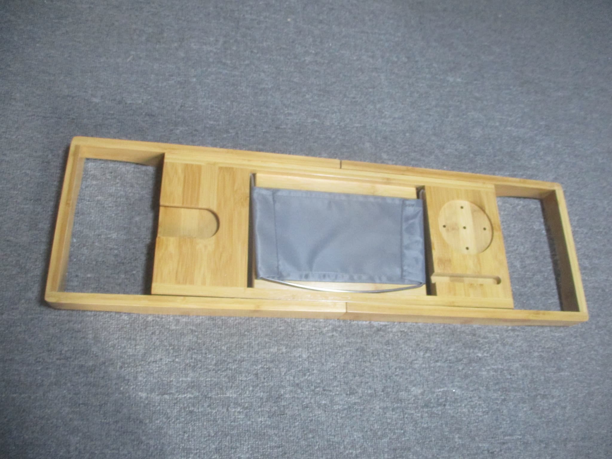 HOMCOM Pont étagère plateau de baignoire extensible en bambou avec porte-gobelet et porte-savon, 75-109 x 23 x 4.5cm
