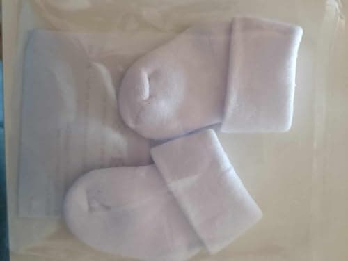 Chaussettes d'annonce de grossesse pour bébé - thème coucou j'arrive en 2025 (coucou mamie)