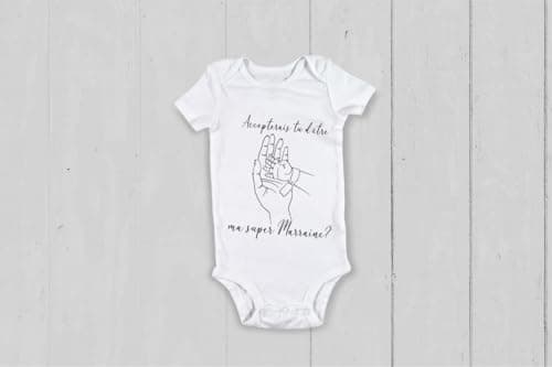 Body Bébé Blanc - Dessin Main de Marraine et Main de Bébé - Taille Unique Aléatoire (Manches Courtes ou Longues selon Stock) - Cadeau Annonce Grossesse pour Marraine