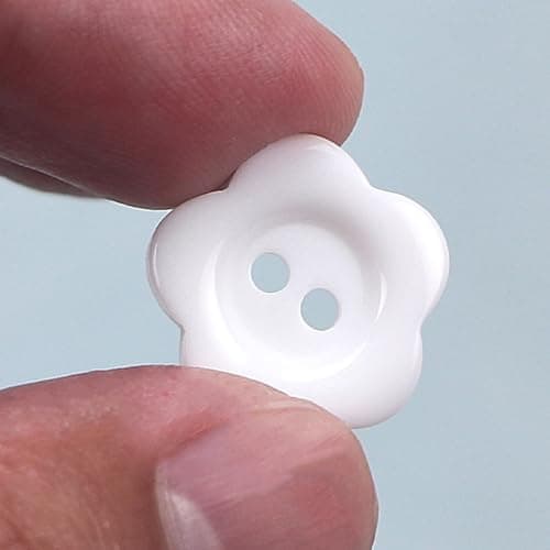 Lot de 100 boutons en forme de fleur de prunier, boutons à coudre, boutons en tricot, boutons pour bébé, boutons de décoration de vêtements, boutons floraux à 2 trous, boutons de couture en résine