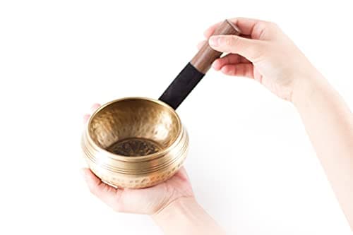 Zenamaste • Bol Tibétain Chantant Méditation Fait à la main à Bhaktapur (Népal) - 450gr ⌀11,5cm - Coffret Zen - Papier népalais - Coussin Bol Chantant (Métaux Anciens Chakra) - Maillet Bois