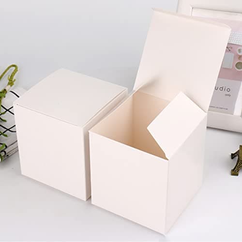 Vastsea 50 Pièces Boite Cadeau Blanche, Boîte en Papier Kraft, Cadeau Emballage Facile à Assembler, Postuler à pour Fêtes, Anniversaires, Mariages(Blanche, 5.5 x 5.5 x 5.5cm)
