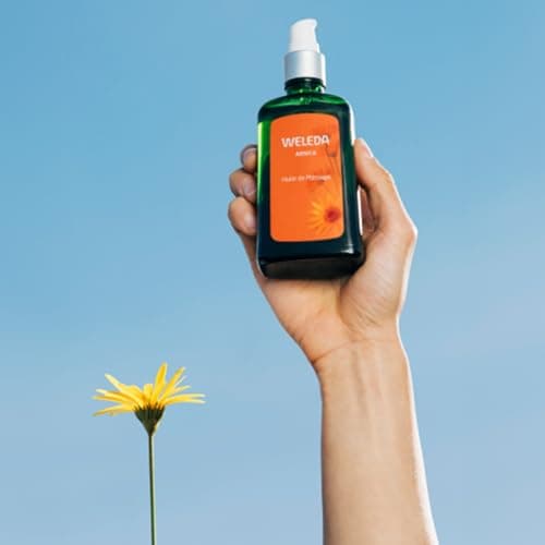 WELEDA - Huile de Massage à l'Arnica - Préparation et récupération sportives - Nourrit, assouplit et tonifie la peau - Pour les sportifs avant ou après l'effort physique - NATRUE* - Bio** - Vegan*** - 100 ml