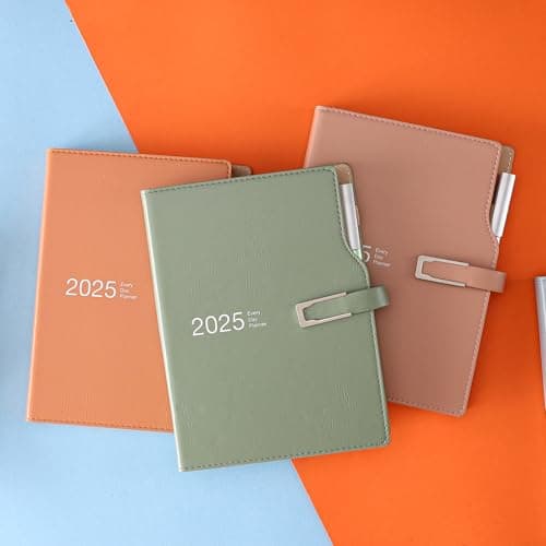 Agenda académique 2025 - Format A5 - Un jour par page - Avec autocollants calendrier - Avec porte-stylo et stylo - Papier épais de qualité supérieure - 14 x 21,5 cm (vert)