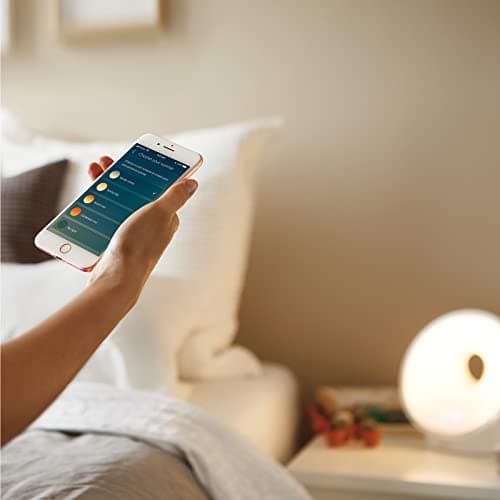 Philips Eveil-lumière et simulateur d'aube connecté, lumière et sons personnalisés, capteur d'environnement AmbiTrack, fonction de relaxation et de respiration, App SleepMapper (Modèle HF3671/01)