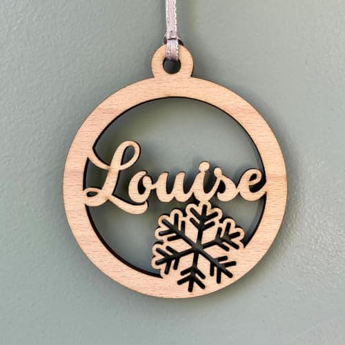 Boule de Noël Prénom personnalisée en bois de hêtre. Décoration sapin de Noël, cadeau unique