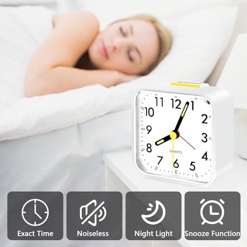 Gowkeey Analogique Silencieux sans Tic-Tac,Petite Réveil De Voyage Silencieux sans Tic-Tac, Réveil Lumineux Idéal pour Famille/Bureau (Blanc)