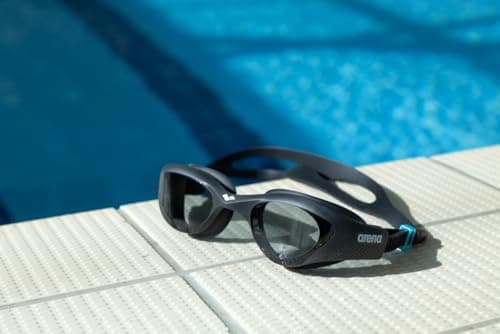 arena The One Lunettes de Natation Unisexe Adulte, Lunettes de Natation à Large Lentilles, avec Traitement Anti-Buée et Protection UV, Pont Nez Auto-Adaptatif, Joints Anti-Orbite