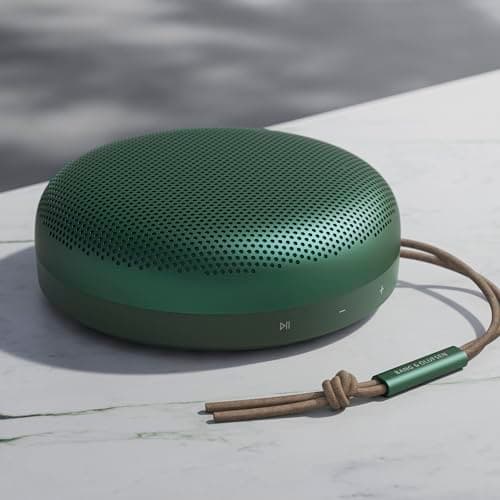 Bang & Olufsen Beosound A1 (2ème Gén) - Enceinte Bluetooth Portable Étanche, Son Immersif à 360 Degrés, Microphones pour les Appels Téléphoniques & Assistance Vocale Alexa, 18 H - Vert