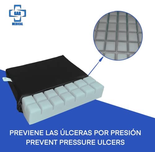 Gar Medical Coussin Anti-escarres à Fentes, Coussin pour Fauteuil Roulant, Coussin Orthopédique pour Coccyx et Lombaire, Housse imperméable et Respirante, Rembourrage en Mousse HR Comfort.