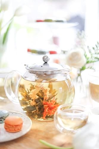 Teabloom Théière en verre compatible avec la cuisinière avec infuseur amovible (1200 ml) et quatre tasses en verre à double paroi (150 ml) – Service à thé Classica