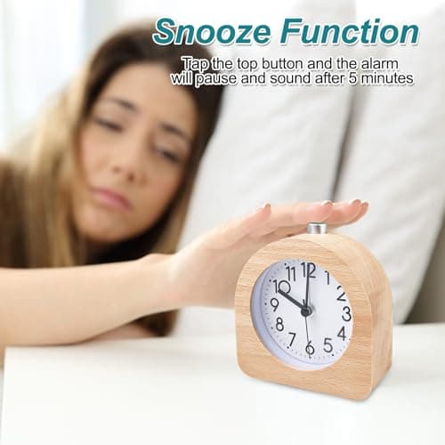 Newaner Reveil Matin à Piles, Réveil Analogique Silencieux sans Tic-Tac, Reveil Bois Rétro, Reveil de Voyage Lumineux, Horloge à Aiguilles Classique avec Fonction Snooze, pour Famille et Bureau