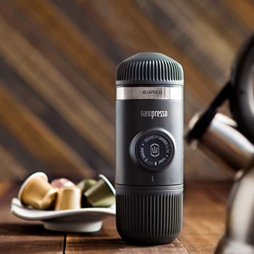 WACACO Nanopresso Machine à Espresso Portable avec NS Adapter, Compatible avec les Capsules NS et le Café Moulu, Ensemble de Machine à Café de Voyage Manuel, Parfait pour le Camping