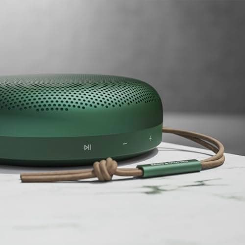 Bang & Olufsen Beosound A1 (2ème Gén) - Enceinte Bluetooth Portable Étanche, Son Immersif à 360 Degrés, Microphones pour les Appels Téléphoniques & Assistance Vocale Alexa, 18 H - Vert