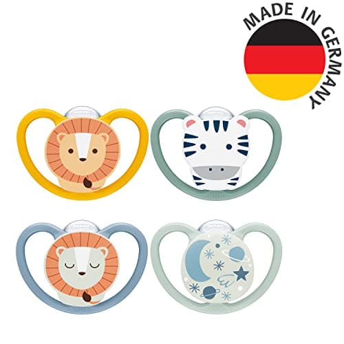 NUK Space Day & Night Tetine pour bébé | 18-36 mois | Sucettes phosphorescentes avec aérations extra-larges pour les peaux sensibles | Silicone sans BPA | Zèbre & Lion | Lot de 4