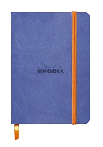 RHODIA 117308C - Carnet Souple Saphir - A6 10,5 x 14,8 cm - Ligné - 144 pages - Papier Clairefontaine Ivoire 90 g/m2 - Marque-Page, Fermeture Élastique - Couverture Simili Cuir