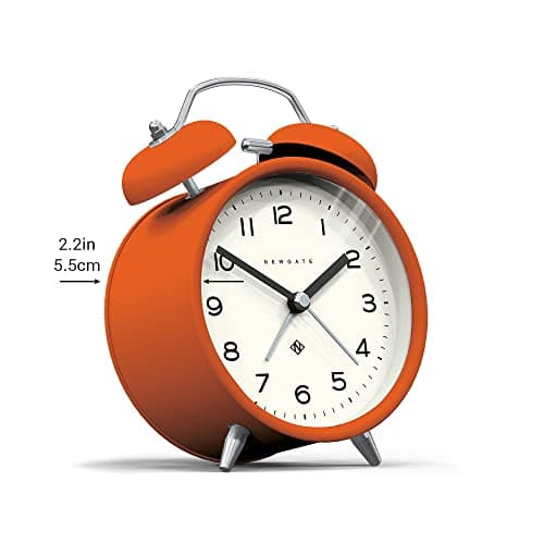 NEWGATE ® Charlie Bell Echo Alarm - Petit Réveil de Chevet Contemporain - Accessoires de Chambre - Réveils - Accessoires de Bureau - Horloge de Chevet - Chiffres Arabes (Orange)