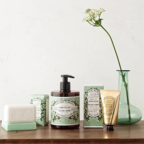 Panier des Sens - Crème Mains pour Peau Sèche Jasmin - Mini Creme Mains Hydratante - A base d'Huile d'Olive et d'Amande - Soin des Mains Fabriqué en France - 96% d'Ingrédients Naturels - 30 ml