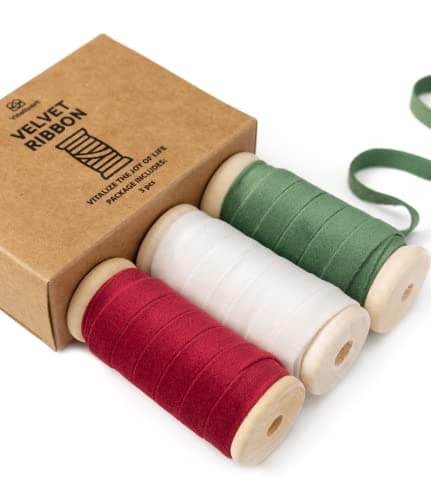 Vitalizart Ruban Velours Rouge & Vert & Blanc 0,95 cm x 4,57 m x 3 Rouleaux, Bobine en Bois, Ruban en Tissu pour la Décoration de Couronnes de Noël, l'Artisanat, les Ornements, l'Emballage de Cadeaux