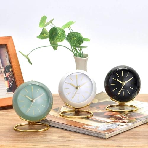 Azyh Réveil analogique au design simple mignon - Horloge de table rétro avec veilleuse - Silencieuse - Sans tic-tac - Fonctionne avec piles - Pour enfants, chambre à coucher, voyage, cuisine, table de