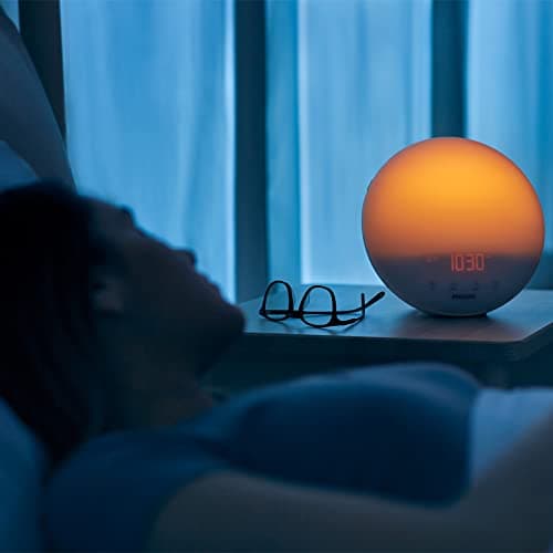 Philips Eveil Lumière Radio réveil lumineux avec fonction veilleuse et guide de nuit, port USB (Modèle HF3531/01)