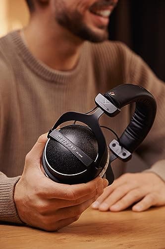 beyerdynamic DT 770 PRO 80 Ohm en noir. Casque de studio supra-auriculaire. Conception fermée, câblée pour un enregistrement et une surveillance professionnels