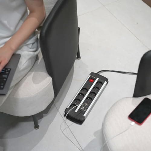 UCOMEN Multiprise Parafoudre avec Chargeur Rapide USB A et USB C 20W,Multiprise 8 Prises (3680W 16A) Parasurtenseur et Surtension avec Interrupteur, Câble de 1,5m,Multiprise Bureau Type E (FR), Noir