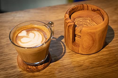 DARIDO Ensemble de 6 sous Verre Rondin de Bois d'Olivier Rustiques avec Support - Faits à la Main - 8 cm - Rondins de Bois Déco - Dessous de Verre - Tranche Bois Décorative – sous Tasse de Bois