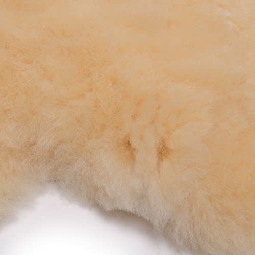 Werner Christ Peau de Mouton pour bébé Baby – Peau médicale, Douillette, qualité Allemande, idéale pour Landau, comme Couverture ou Tapis de Jeu. Longueur : 65, 75, 85, 95 cm, Couleur Nature Jaune