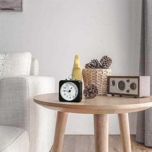 Lesipee Réveil analogique sans tic-tac - Grand cadran avec veilleuse - Réveil analogique à quartz avec alarme puissante - Fonctionne avec piles - Réveil portable pour chambre à coucher, salon, bureau,