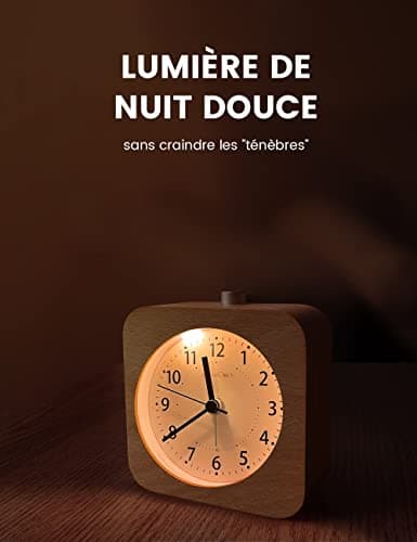 aboveClock Reveil Matin à Piles, Reveil Bois, Réveil Silencieux sans Tic Tac, Reveil Analogique de Voyage Lumineux avec Fonction Snooze, Reveil à Aiguilles Alarme Sonore Croissante【Bois Clair】