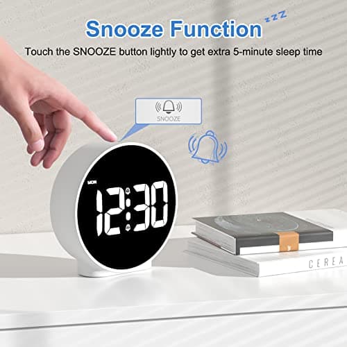 CHEREEKI Réveil Matin LED, Réveil Lumineux avec Affiche la Semaine, Fonction Snooze, 4 Luminosité Réglable, 2 Alarmes, Horloge Digitale à Piles pour Enfant, Adolescent, Personnes âgées