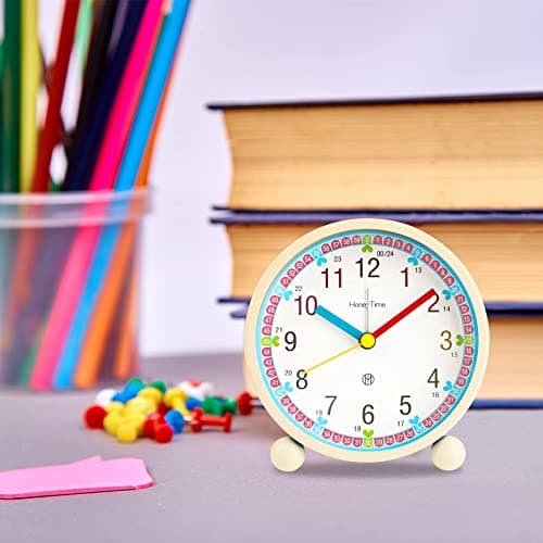 Ayybboo Réveil Enfant Garçon Fille, Réveil Matin Silencieux sans Tic-Tac, Original Analogique Alarme Lumineux Snooze Réveil Chevet (coeurblanc)