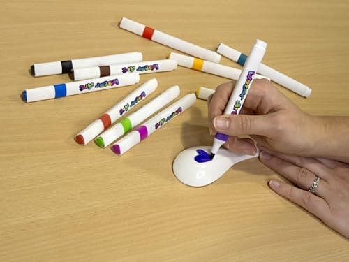 Water Art - Donnez Vie à Vos Dessins grâce à ce kit Water Art - Dessinez et trempez la Figurine - Kit Water Art avec Autocollants - Loisirs et Créatifs - A partir de 3 Ans