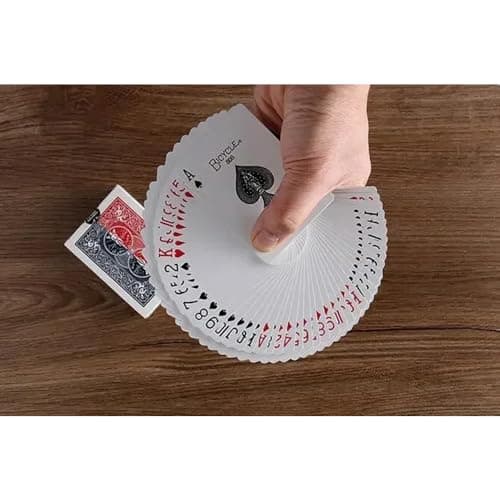 1 deck 52 nuances de rouge V1 Shin Lim, tour de magie pour magiciens professionnels, gros plan, gadget