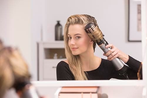 Remington Brosse Soufflante Rotative automatique [Soin kératine & huile d'amande] Keratin Protect (1000W, Céramique, Température variable, 3 accessoires: 2 brosses rondes 40 & 50mm + de Volume) AS8811
