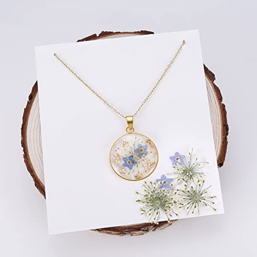 Collier de fleurs pressées en dentelle Myosotis et Queen Anne | Collier de fleurs pressées en or | Colliers personnalisés faits à la main pour femmes | Bijoux Myosotis | collier femme | 45 CM