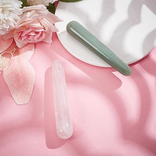 Arricraft 2 baguettes de Massage en Cristal, Quartz Rose Naturel/Baguettes D'Aventurine Verte Bâtons de Massage en Cristal Pierre de Massage Gua Sha pour le Visage, Yeux, Détente Complète du Corps