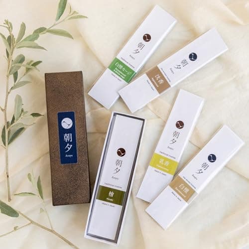 Asayu Japan Assortiment de Bâtonnets d'Encens Japonais Naturels, Ensemble de 5 Parfums Naturels, Bois de Santal, Bois d'Agard, Cyprès, Sauge Blanche, Oliban, Fabriqué au Japon sans Bambou