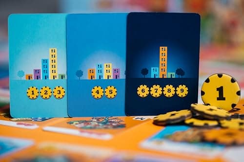 Asmodee - HAPPY CITY - Jeu de Société de Construction Urbaine Pour Enfants Dès 10 Ans - Créez votre Ville - Lauréat As D'Or 2022 - 2 À 5 Joueurs - 30 Min - Version Française