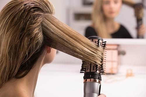Remington Brosse Soufflante Rotative automatique [Soin kératine & huile d'amande] Keratin Protect (1000W, Céramique, Température variable, 3 accessoires: 2 brosses rondes 40 & 50mm + de Volume) AS8811