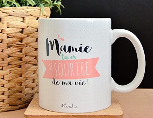 Manahia Mug Cadeau Mamie - Mamie tu es le Sourire de ma Vie - Avec Boite Kraft - 330 mL, Céramique - Imprimé en France - Tasse Annonce Mamie - Noël, Anniversaire, Fête des Grands-Mères