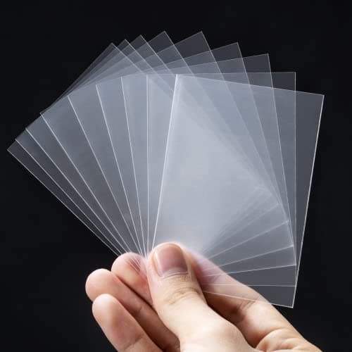 Pochette Carte, Transparentes Protège Carte Pour Cartes Pokémon, Cartes de Change, Yu-Gi-Oh, Magic(66 x 92 MM) (100 PCS)