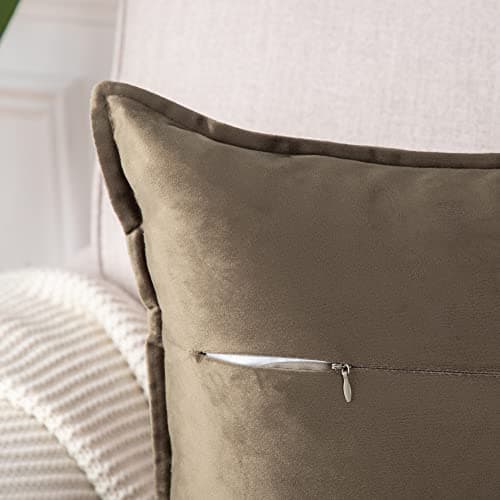 Madizz Lot de 2 Doux Velours Décoratif Housses de Coussin Luxe Style pour canapé Chambre Marron 45x45 cm