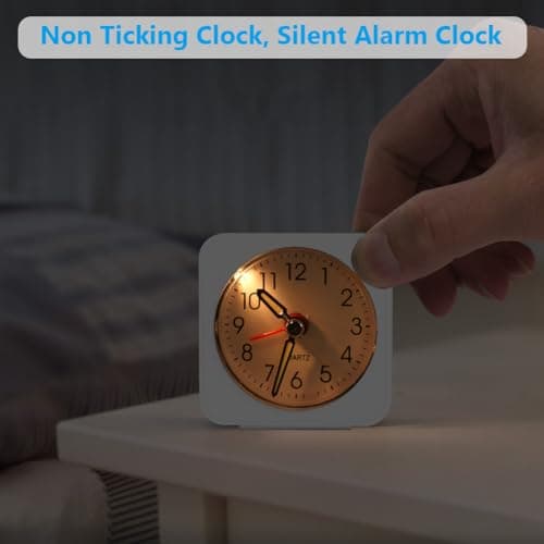 Vicloon Mini Réveils,Réveil Matin à Piles Réveil Enfant with Snooze and Light Reveil Matin à Piles Silencieux sans Tic-tac Réveil Doux pour Maison,Chambre à Coucher,Bureau