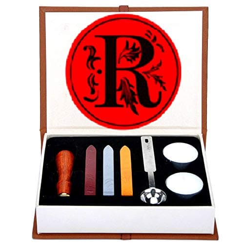 Anbose Kit de cachet de cire Lettre R pour cacheter la cire avec 1 manche en bois, 3 bâtons de cire, 1 cuillère à fondre et 2 bougies blanches (Letter-R)