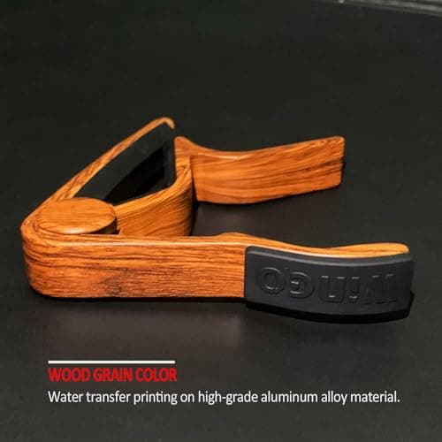 WiNGO Capodastre Guitare, Alliage Capo de Guitare Pour 6 Cordes Folk Guitare, Guitare Electrique et Acoustique Ukulélé, Mandoline et Banjo Avec 5 Médiators, Couleur Bois.