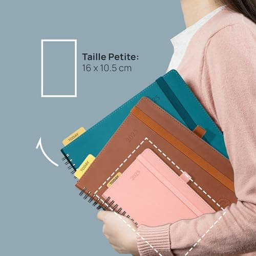 POPRUN Agenda de Poche 2025 A6 Semainier 16 x 10,5 cm - Couverture Souple en PU Cuir Spirale, Petit Agenda, D'Jan 2025 à Déc 2025-12 Mois, Règle signet, Papier Certifié FSC® 100 g/m2, Marron